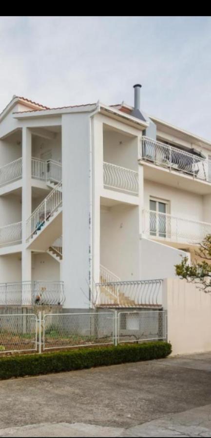 Apartment Lena Kastela Exterior photo